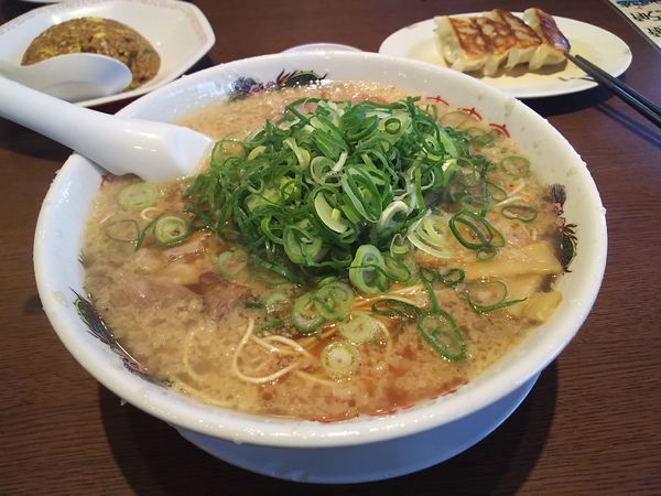 「ラーメン（大盛）細麺」@来来亭 野田みずき店の写真