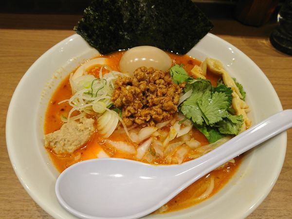 「濃厚麻辣担々麺(全部のせ)￥１１００」@桜の華の写真