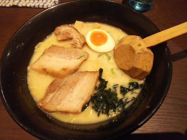 「白湯ラーメン 780円+ニンニク 20円」@らーめん本郷亭 名駅店の写真