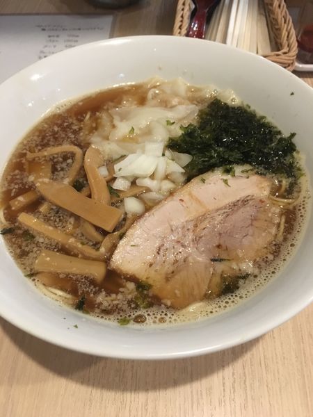「ワンタン麺＋メンマ増し」@麺＆cafe Coi.Coi.の写真