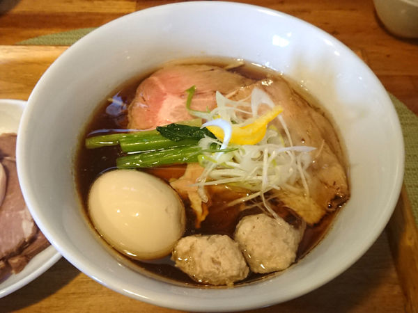 「特製中華そば＋チャーシュー」@中華蕎麦 はざまの写真