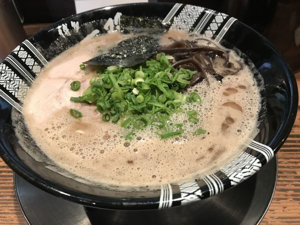 「ラーメン 650円 替玉 100円」@博多一双 博多駅東本店の写真
