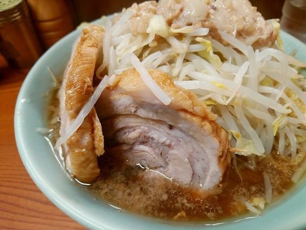 「ラーメン（麺少なめヤサイニンニクアブラ）」@ラーメン二郎 亀戸店の写真