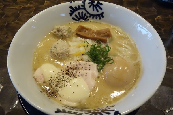 「特級純鶏そば」@特級鶏蕎麦 龍介の写真