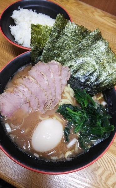 「チャーシューメン＋味玉」@麺家 紫極の写真