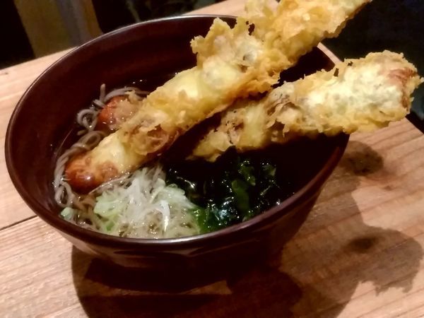 「ちくわ天そば(並盛)647円」@飯と酒屋の写真