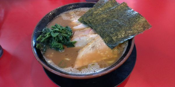 「チャーシューメン 800円中盛+200円」@家系ラーメン 熊田家の写真