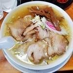 「煮干しチャーシュー麺（塩）850円」@かし亀の写真