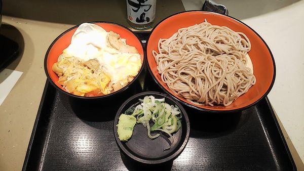 「ミニ親子丼セット（そば・冷）」@名代 富士そば 秋津店の写真