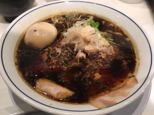 「醤油らーめん」@らーめん鱗 茨木店の写真