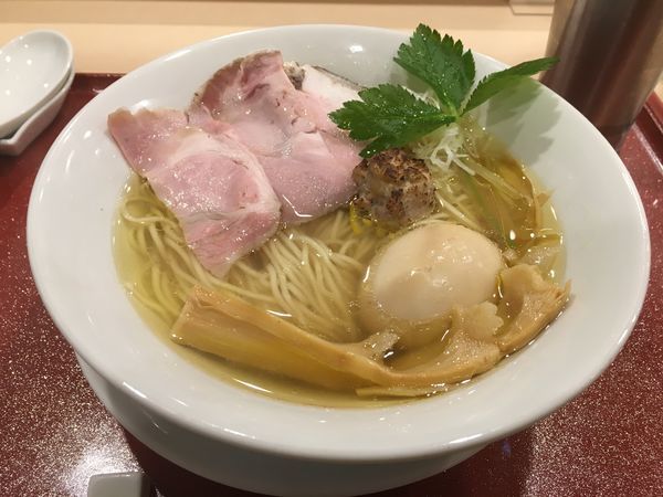 「味玉イリコそば」@麦と麺助 新梅田中津店の写真