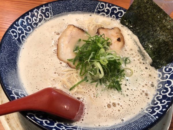 「博多とんこつラーメン」@博多ラーメン鶴亀堂 三芳藤久保店の写真