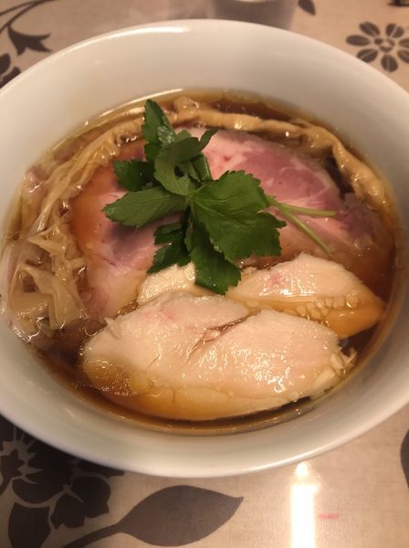 「生醤油らーめんver三大地鶏」@小烏丸 ramen-laboの写真
