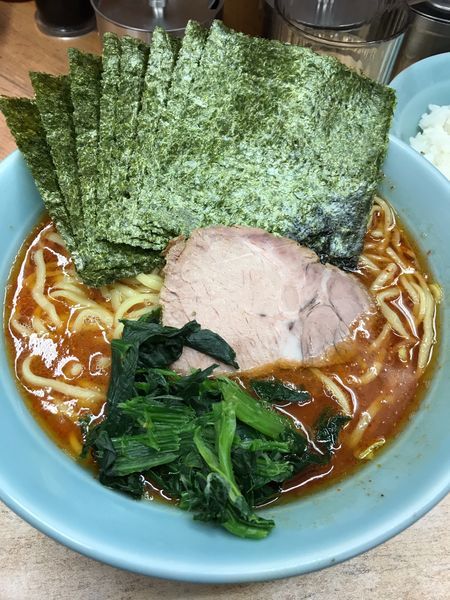 「旨辛ラーメン(中)」@横浜ラーメン 武蔵家 志木店の写真