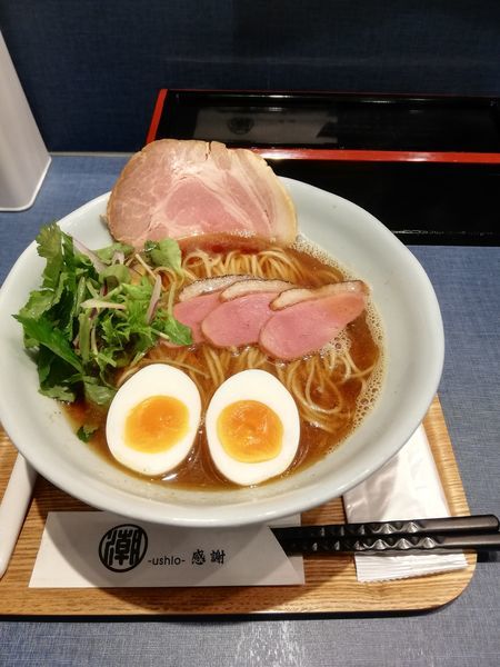「黒　にほんいち醤油そば　　870円」@麺巧 潮の写真