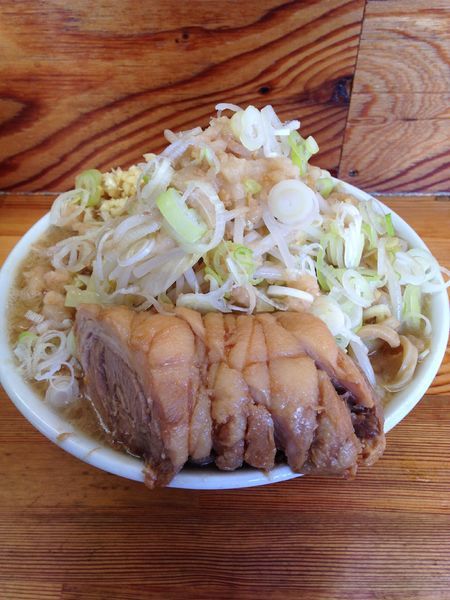 「ラーメン中750円 小豚増し100円」@ハイマウントの写真