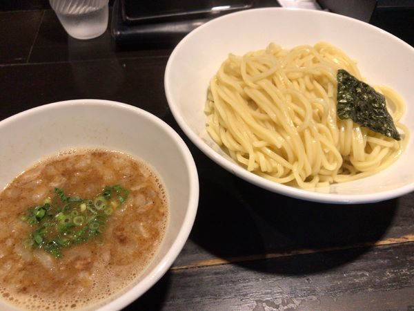 「浸け豚そば 大盛 あつもり」@俺の空 新宿店の写真