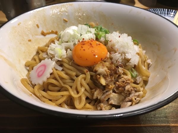 「汁なし油そば」@らーめん大衆酒場 一富士の写真