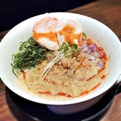 担々麺(やや辛)