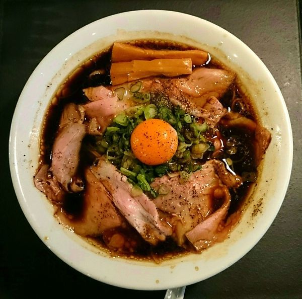 「ブラック肉玉中華そば【限定】」@KaneKitchen Noodlesの写真