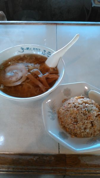 「醤油ラーメン　650円　半チャーハン　350円」@鳥匠 中村の写真