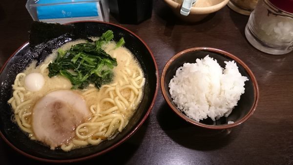 「醤油ラーメン」@家系ラーメン 壱角家 秋葉原店の写真