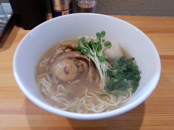 「ホタテのらーめん、味玉」@ラーメン大木戸の写真