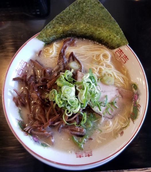 「長浜ラーメン(キクラゲトッピング)」@博多長浜らーめん 六角堂の写真