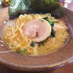 スタンダードラーメン700円