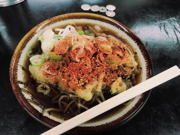「天ぷらそば【450円】」@立食い 寒川そばの写真