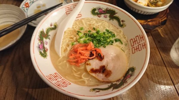 「屋台のとんこつラーメン(550円)」@屋台屋 博多劇場 大宮店の写真