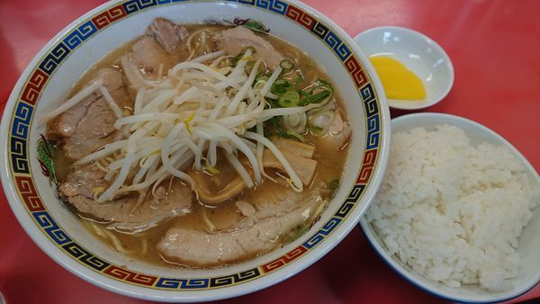 「中華そば(肉入り) 700円 + ご飯(小) 120円」@中華そば いもおの写真