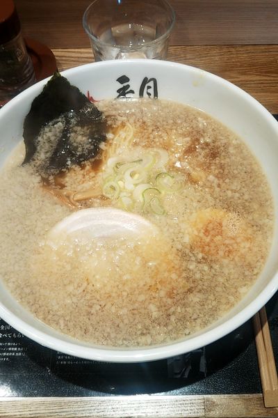 「醤油ラーメン」@らーめん香月 五反田店の写真