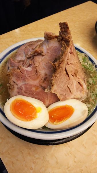 「チャーシューメン（塩）＋煮玉子」@神名備の写真