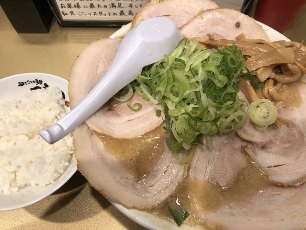 「みそチャーシューメン・並+サービス半ライス（1050+0円）」@超ごってり麺 ごっつ 亀戸本店の写真