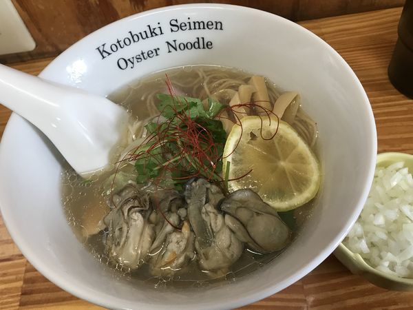 「牡蠣そば」@中華そば よしかわの写真