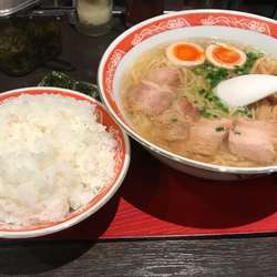 塩ラーメン(750円)