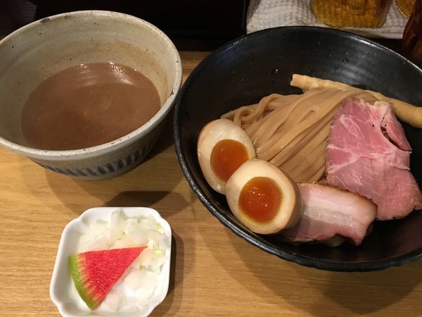 「濃厚味玉つけ麺」@いかれたNOODLE Fishtonsの写真