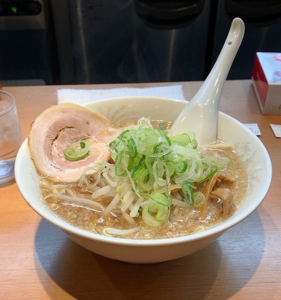 「醤油らーめん」@旨みこってりらーめん 鐵 TETSU 千葉分店の写真