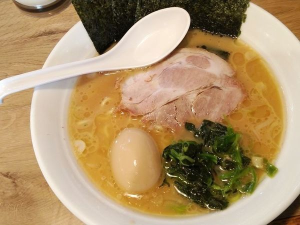 「らーめん＋味玉」@壱吉 麻布店の写真