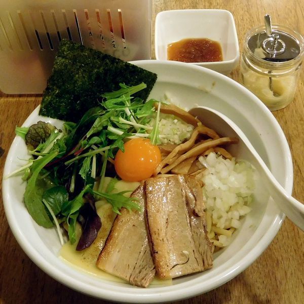 「「朝取りたまご」のせ まぜそば 並（780円）」@つけめん桜坂の写真