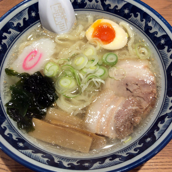 「しおらーめん　690円」@手打ちらーめん 麺之介の写真