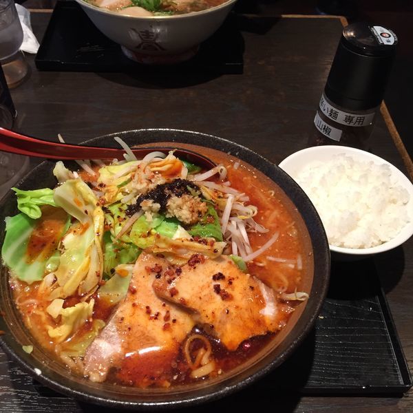 「からみそ麺 ヤサイマシ ライス無料」@尾道ラーメン 麺一筋 桜木町店の写真