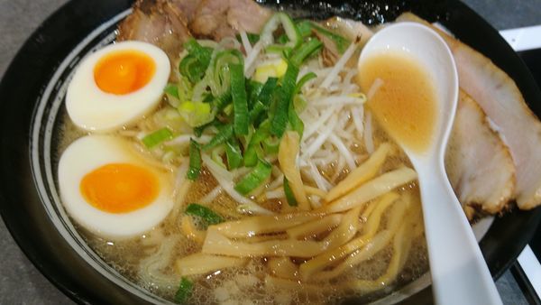 「特製豚そば（大盛無料）」@麺彩房 弐 NEXTの写真