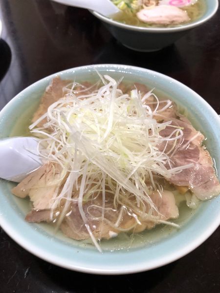 「ネギチャーシューメン」@手打ちラーメン 俵屋の写真