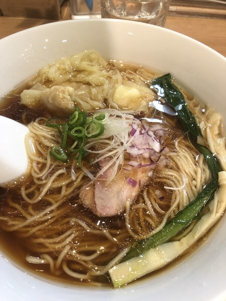 「ワンタン麺 醤油」@支那蕎麦屋 藤花の写真