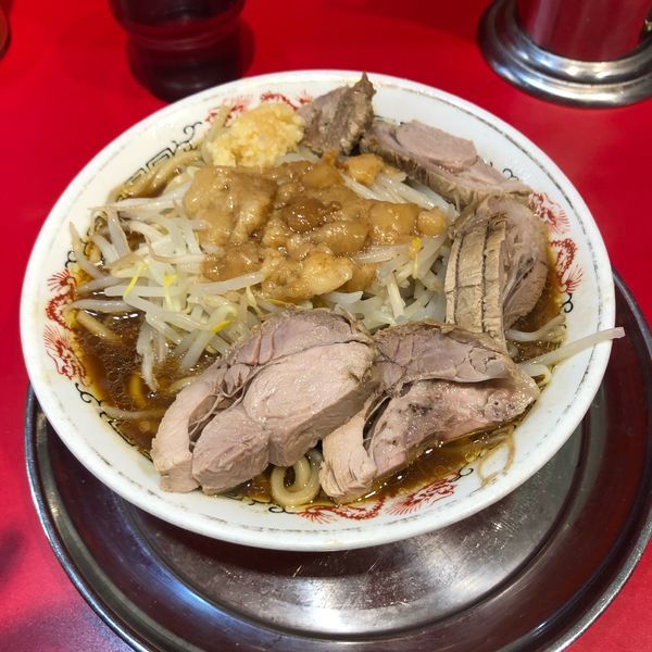 「ラーメン豚入り」@麺でる 明大前店の写真