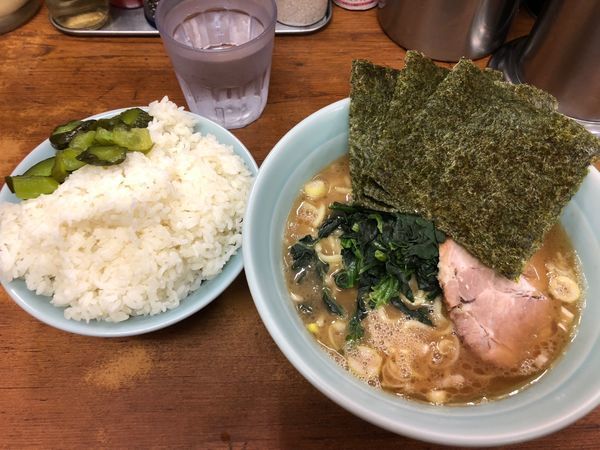 「ラーメン 650円 ライス大」@横浜ラーメン 武蔵家 船橋店の写真