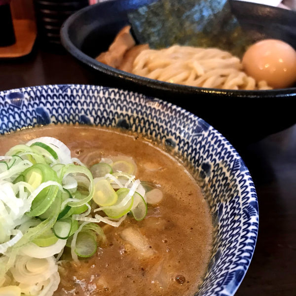 「つけ麺（麺少なめ）800円」@つけ麺 弥七の写真