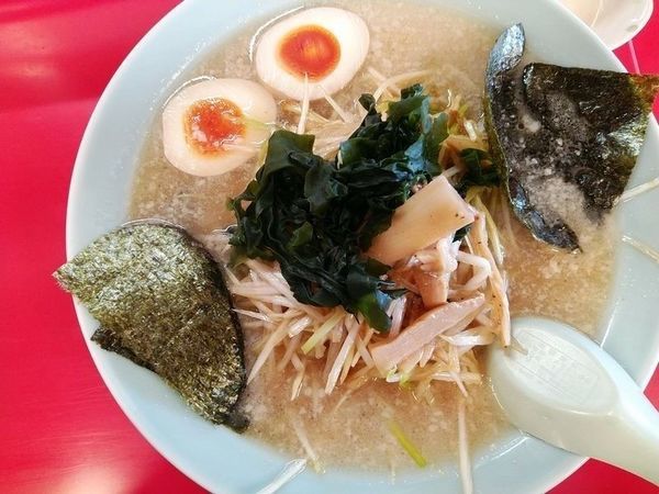 「ネギラーメン＋ネギ増＋味付き玉子」@ラーメンショップ 薮塚店の写真